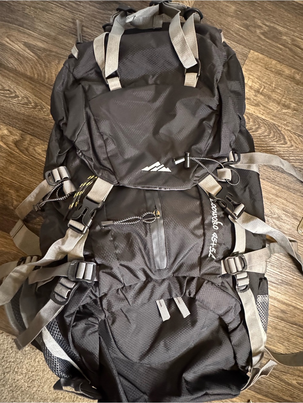 Loowoko 45 + 5L Black Hiking Backpack - Raincover, Lightweight Outdoor Pack